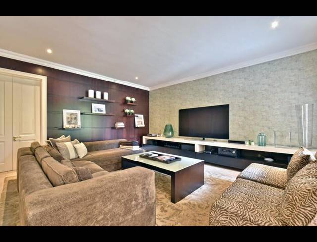 5 BEDROOM HOUSE FOR SALE IN SANDHURST